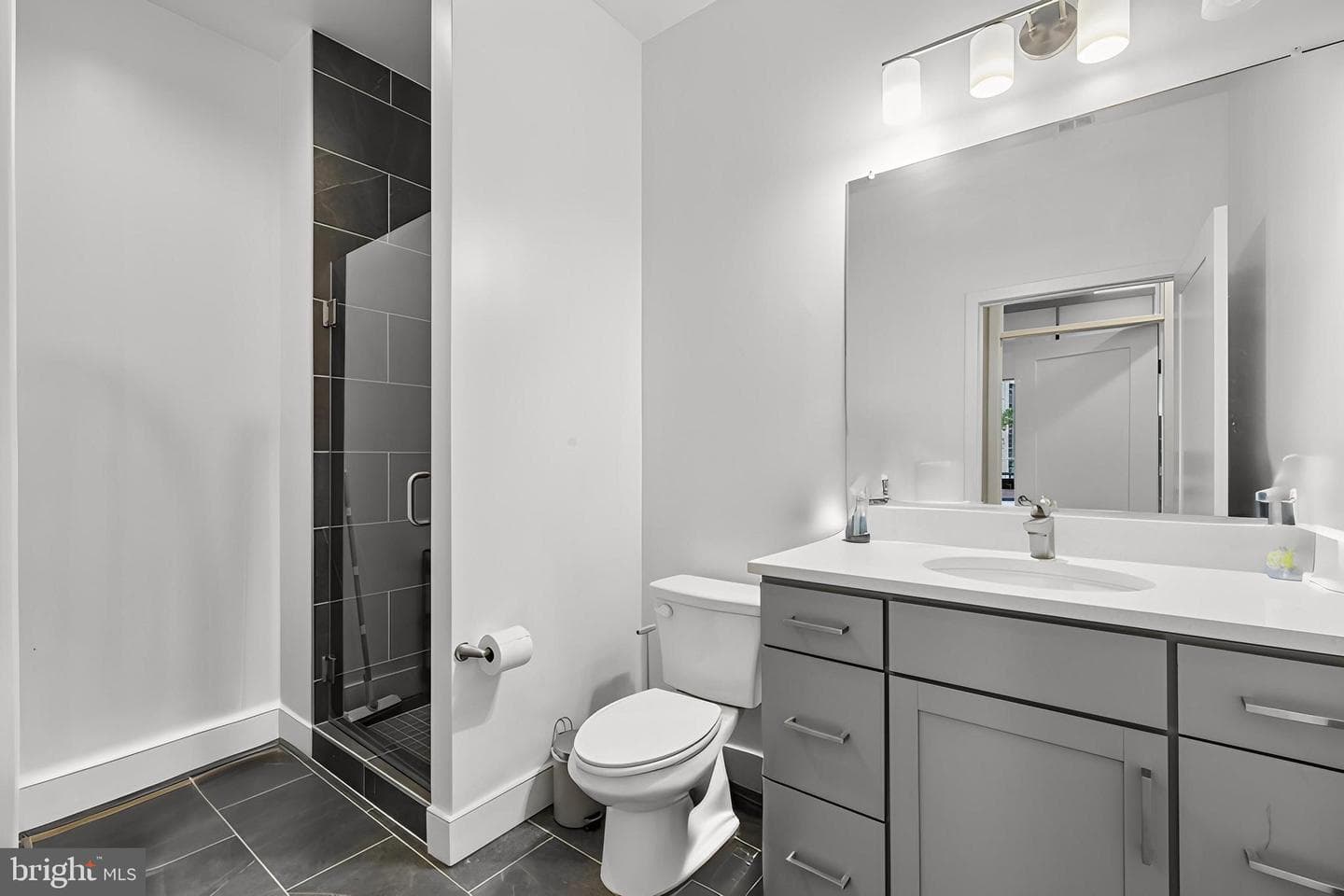 2000 Clarendon Boulevard #203 photo 15