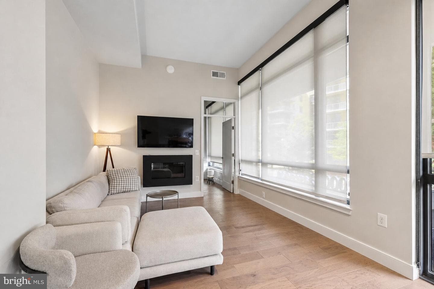 2000 Clarendon Boulevard #203 photo 5