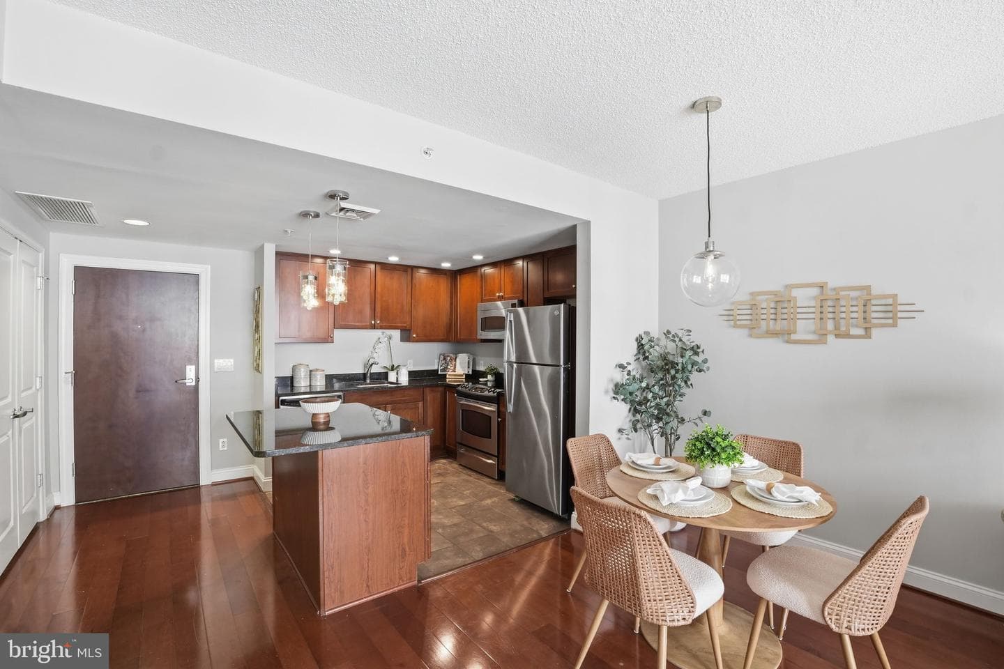 1020 Highland Street N #605 photo 2
