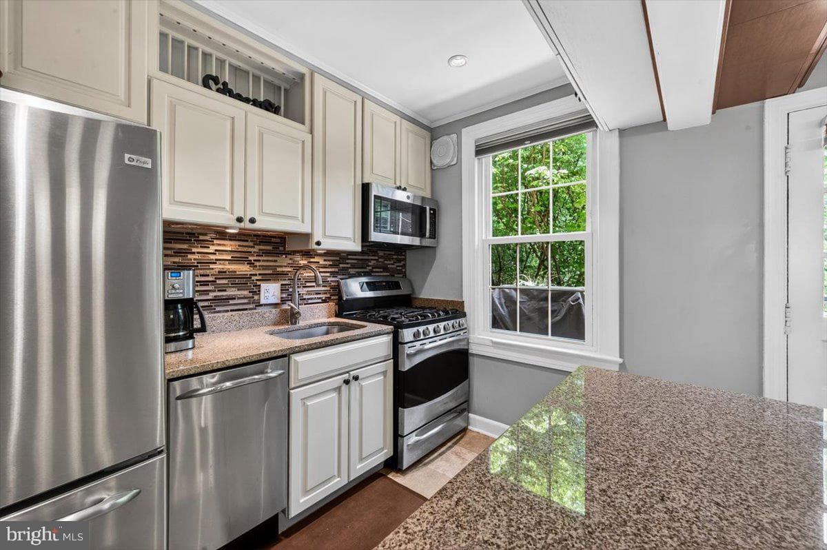 1201 S Barton Street #165 photo 10