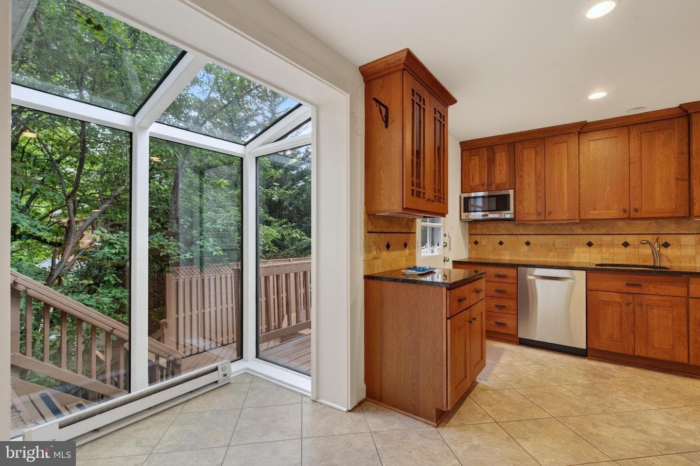 2506 N Upshur Street photo 11
