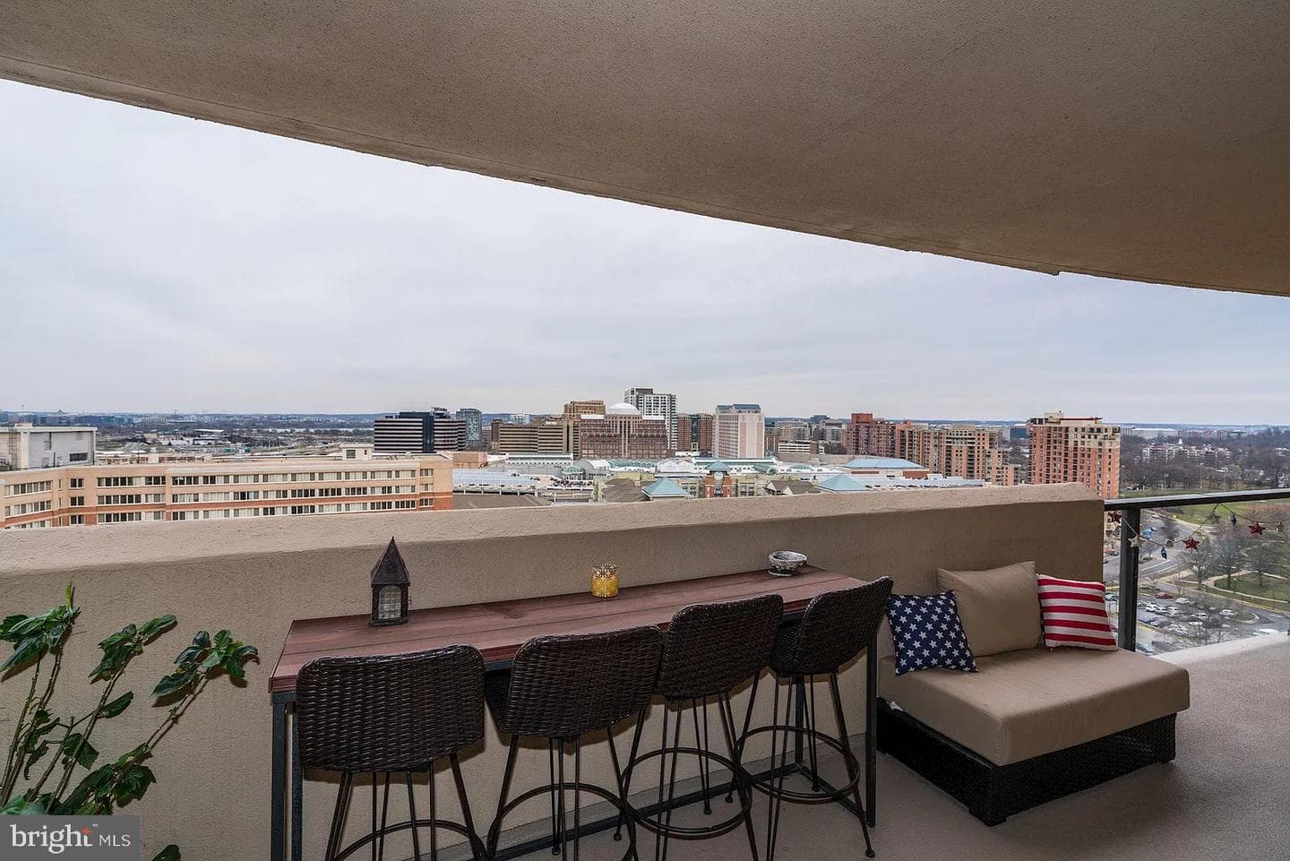 1101 S Arlington Ridge Road #913 photo 26