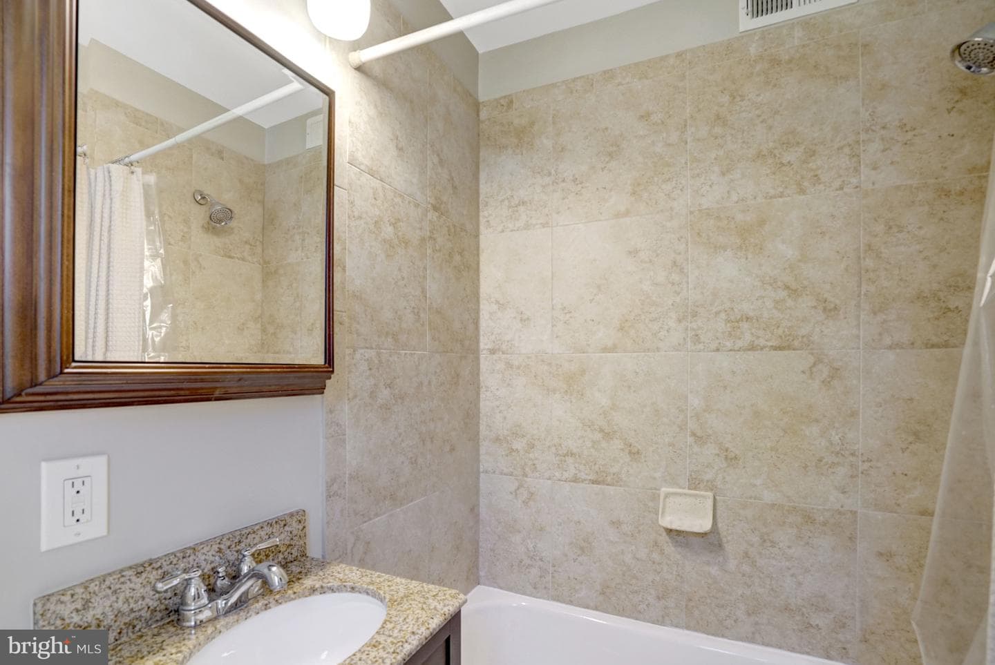 1303 S Barton Street #211 photo 23