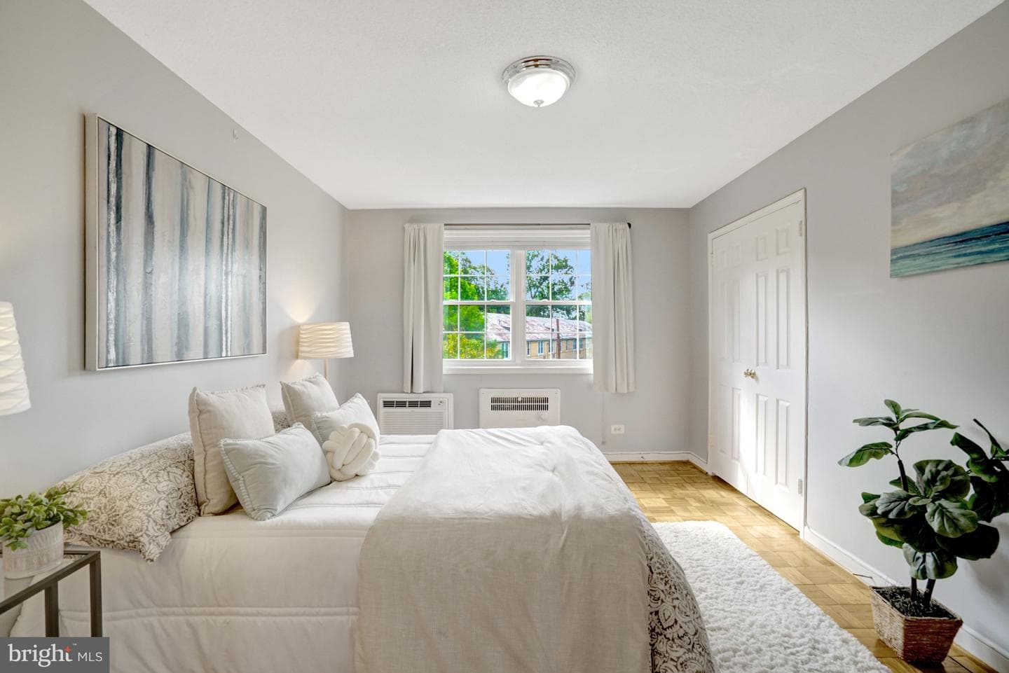 4352 N Pershing Dr # 43522 photo 16