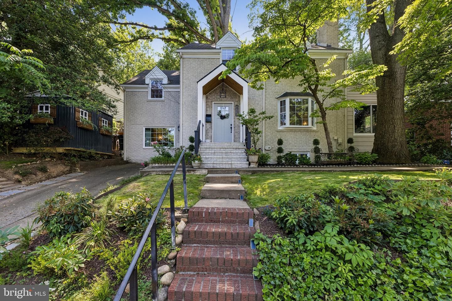 2700 S Grant Street, Arlington