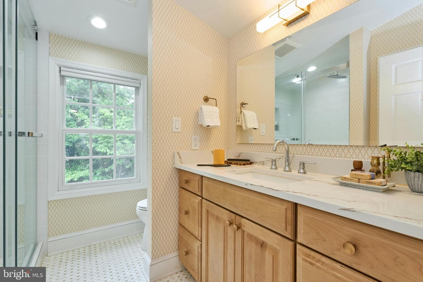 419 N Jackson Street photo 25