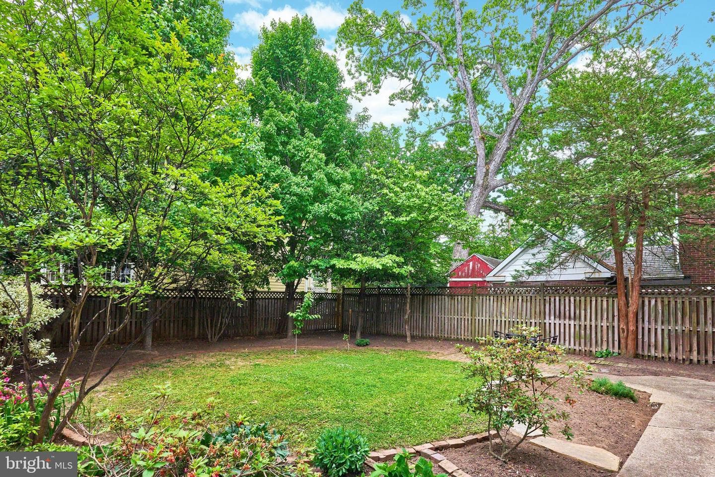 419 N Jackson Street photo 34
