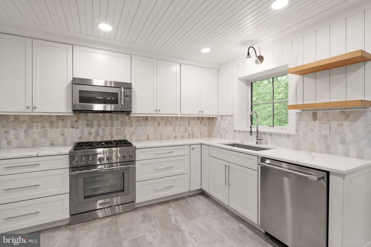 3667 N Harrison Street photo 19