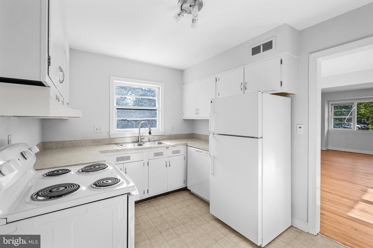 5901 1st Street N photo 7