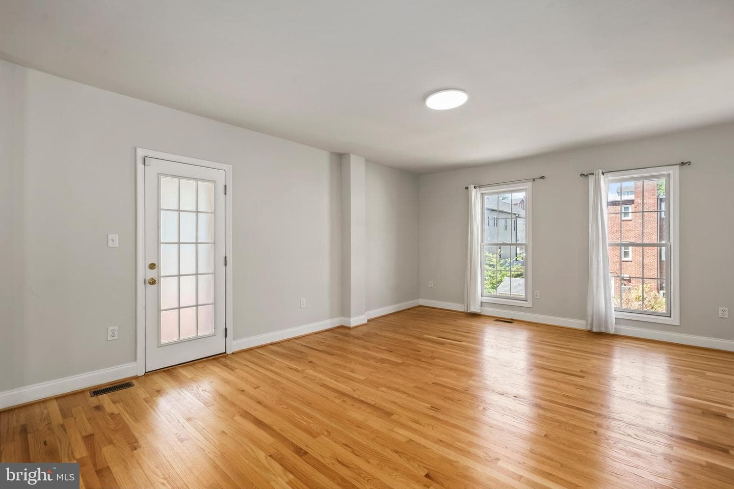 2012 S Glebe Road photo 10