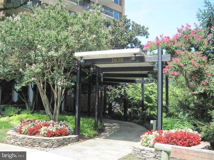 2030 N Adams Street #1008, Arlington
