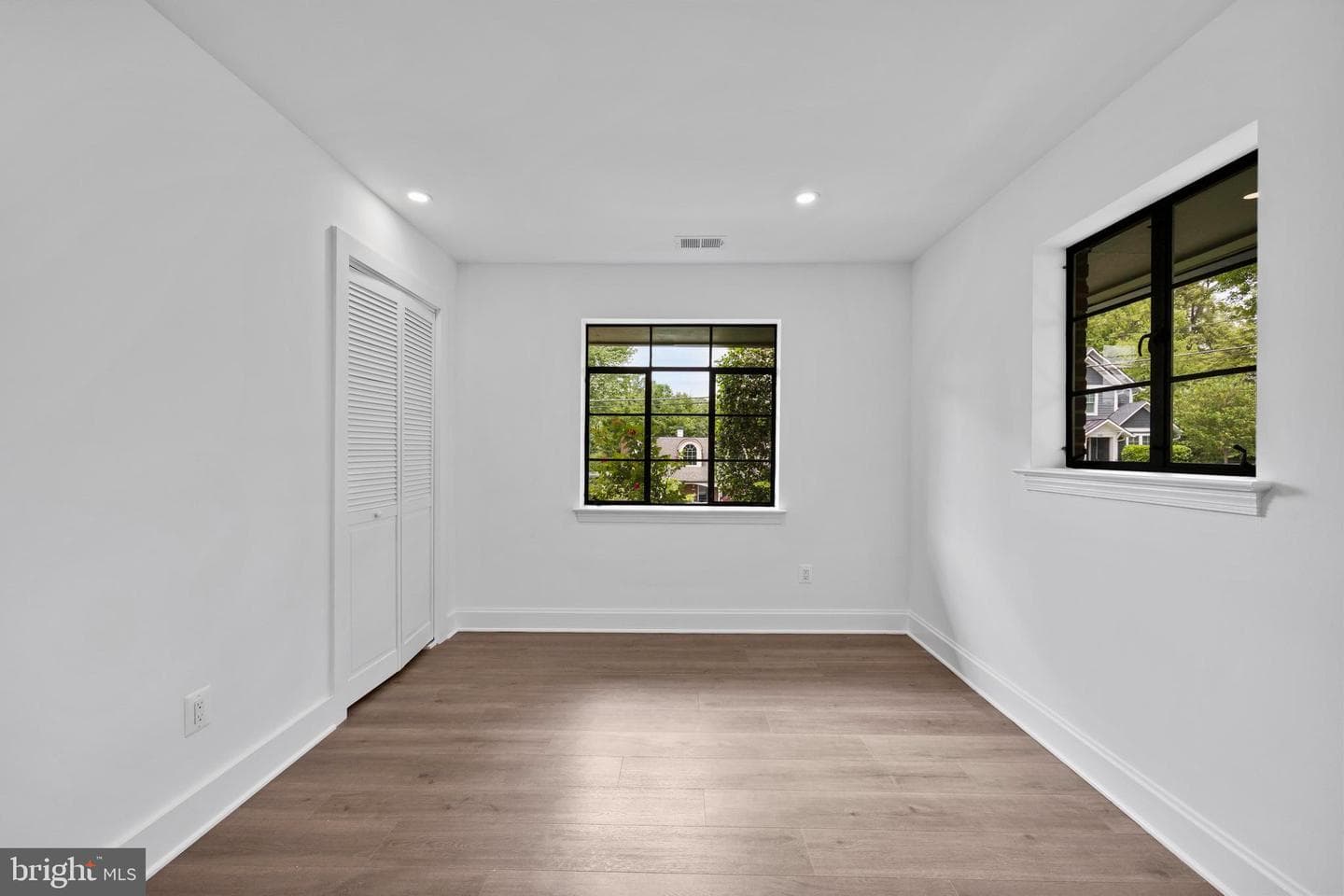 5424 21st Street N photo 29