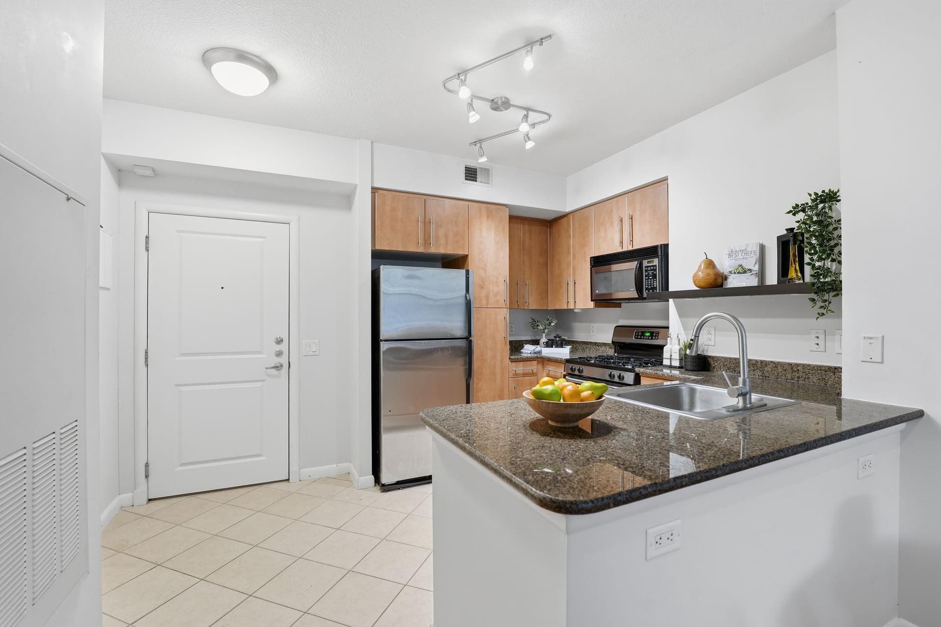 1021 N Garfield Street #233 photo 11