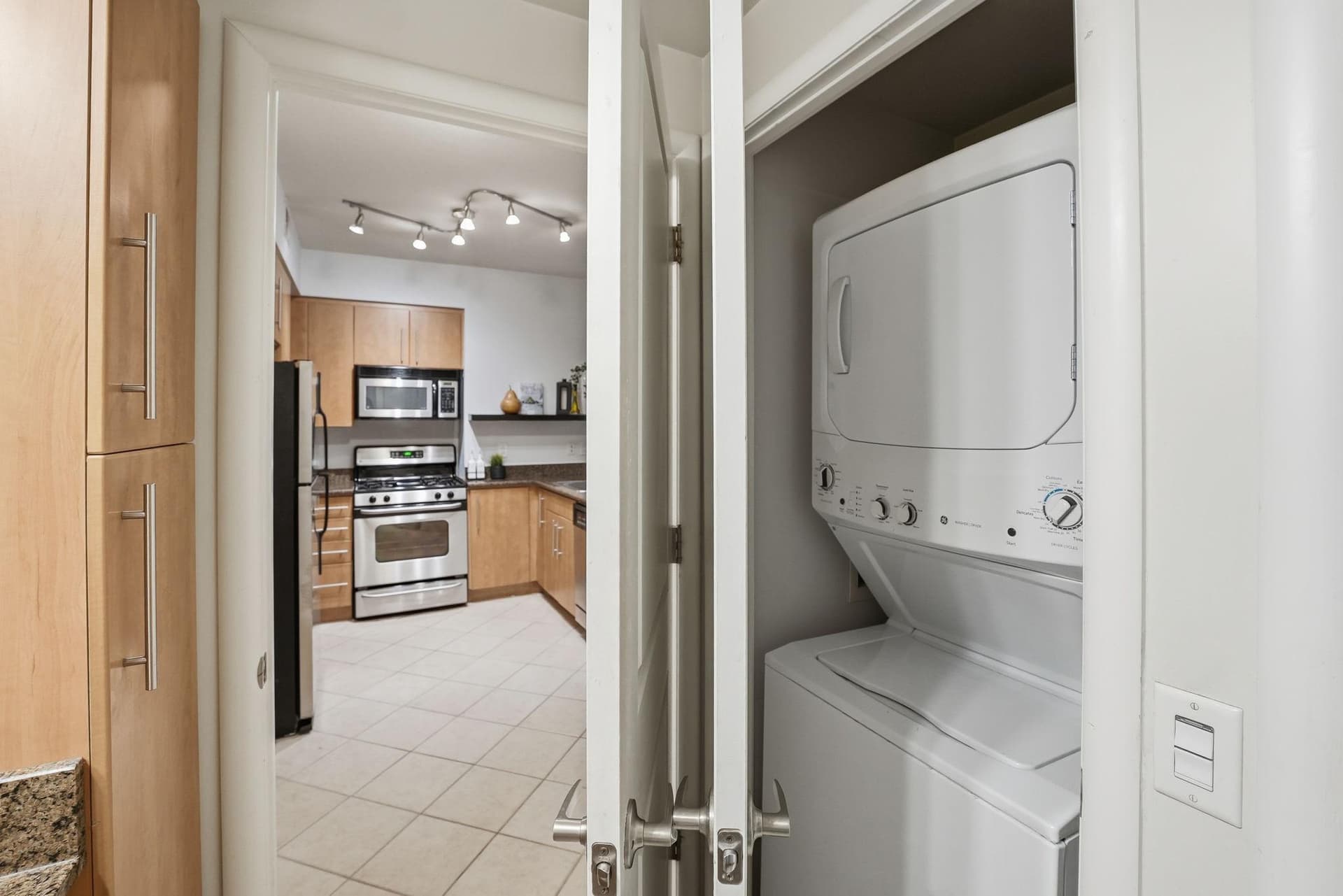 1021 N Garfield Street #233 photo 21