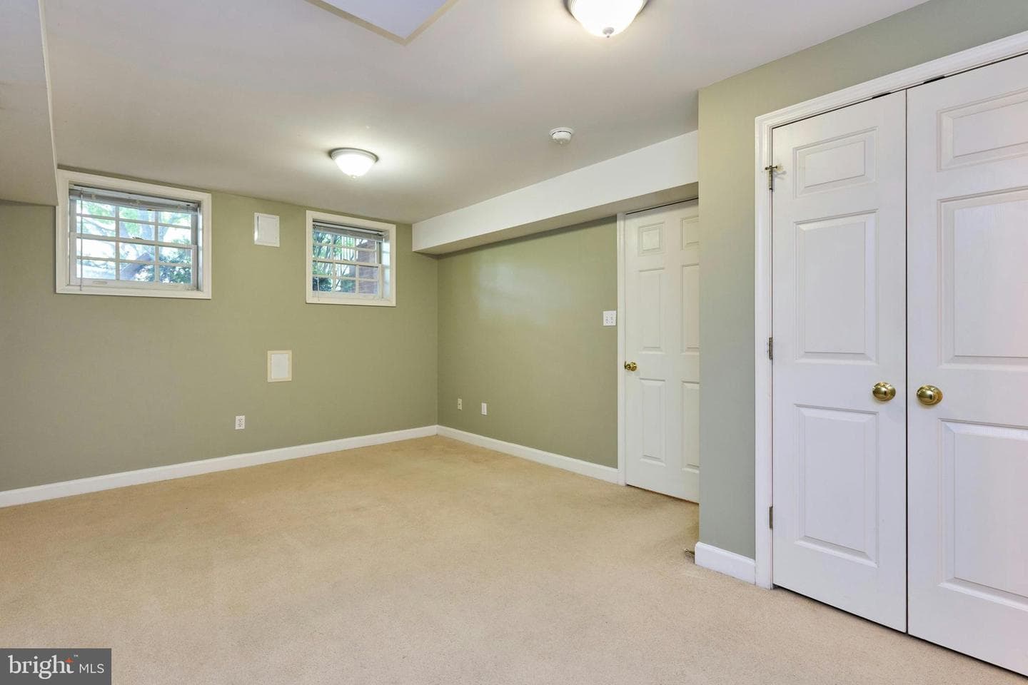 2904 N 4th Street N photo 32