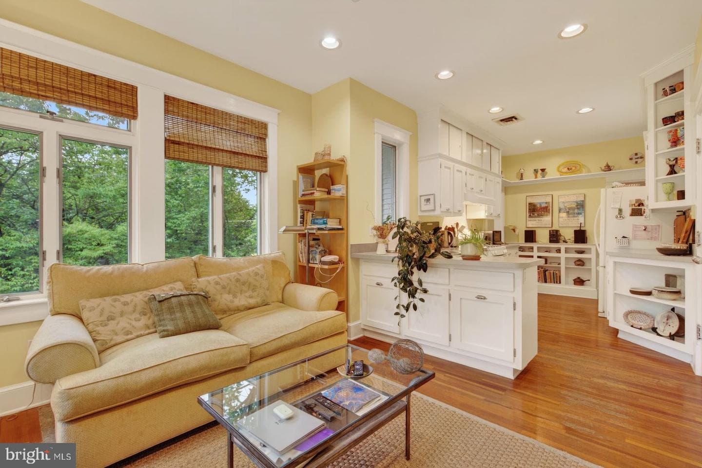 526 N Ivy Street photo 17