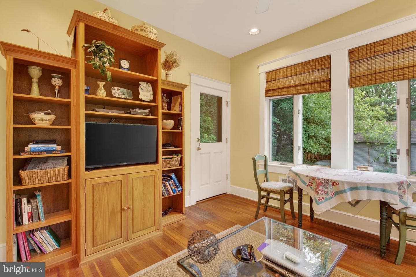 526 N Ivy Street photo 18