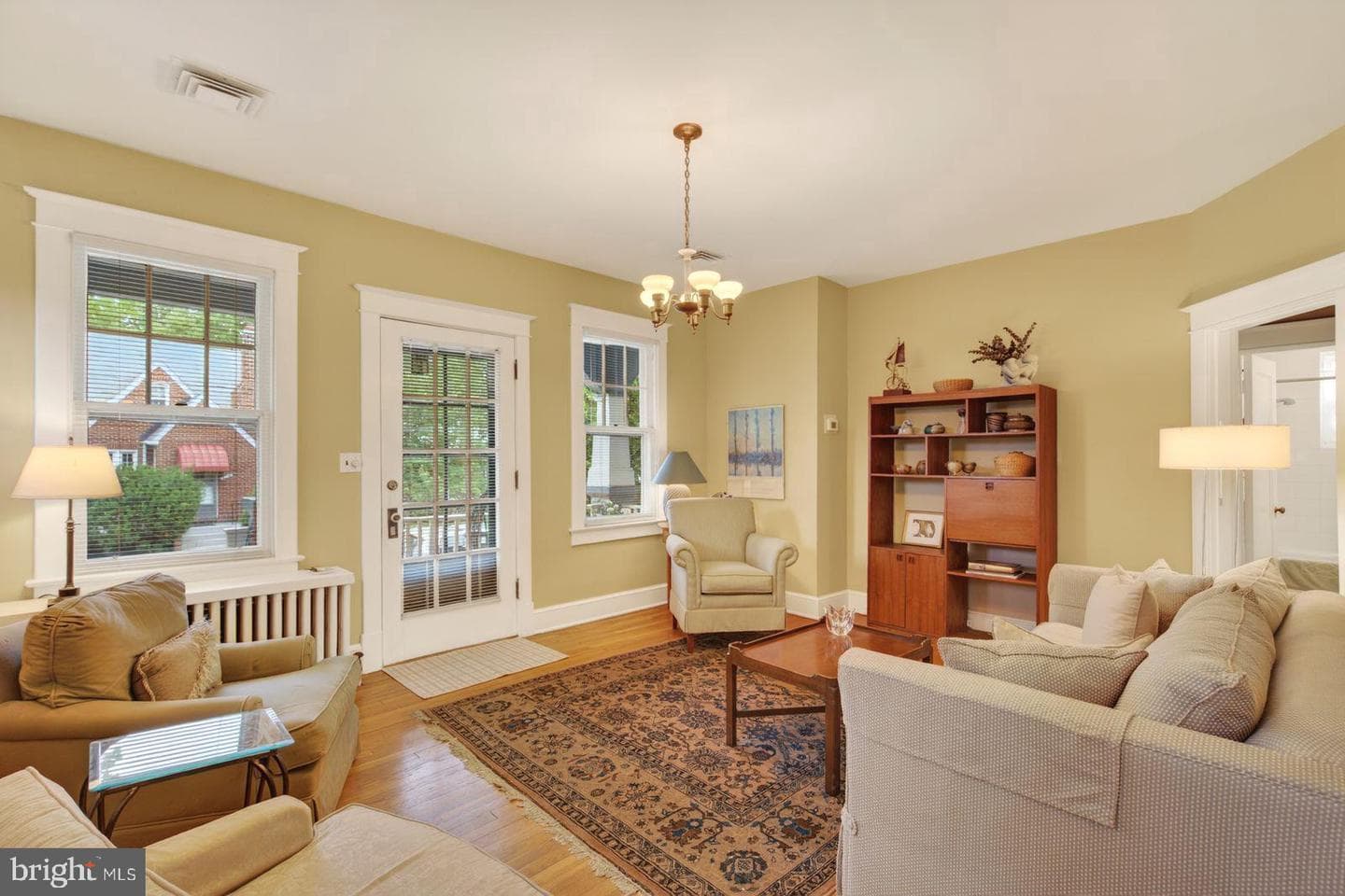 526 N Ivy Street photo 5
