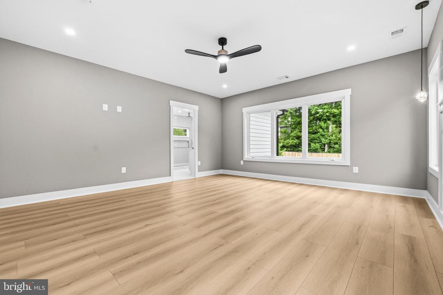 1905 N Taylor Street photo 25