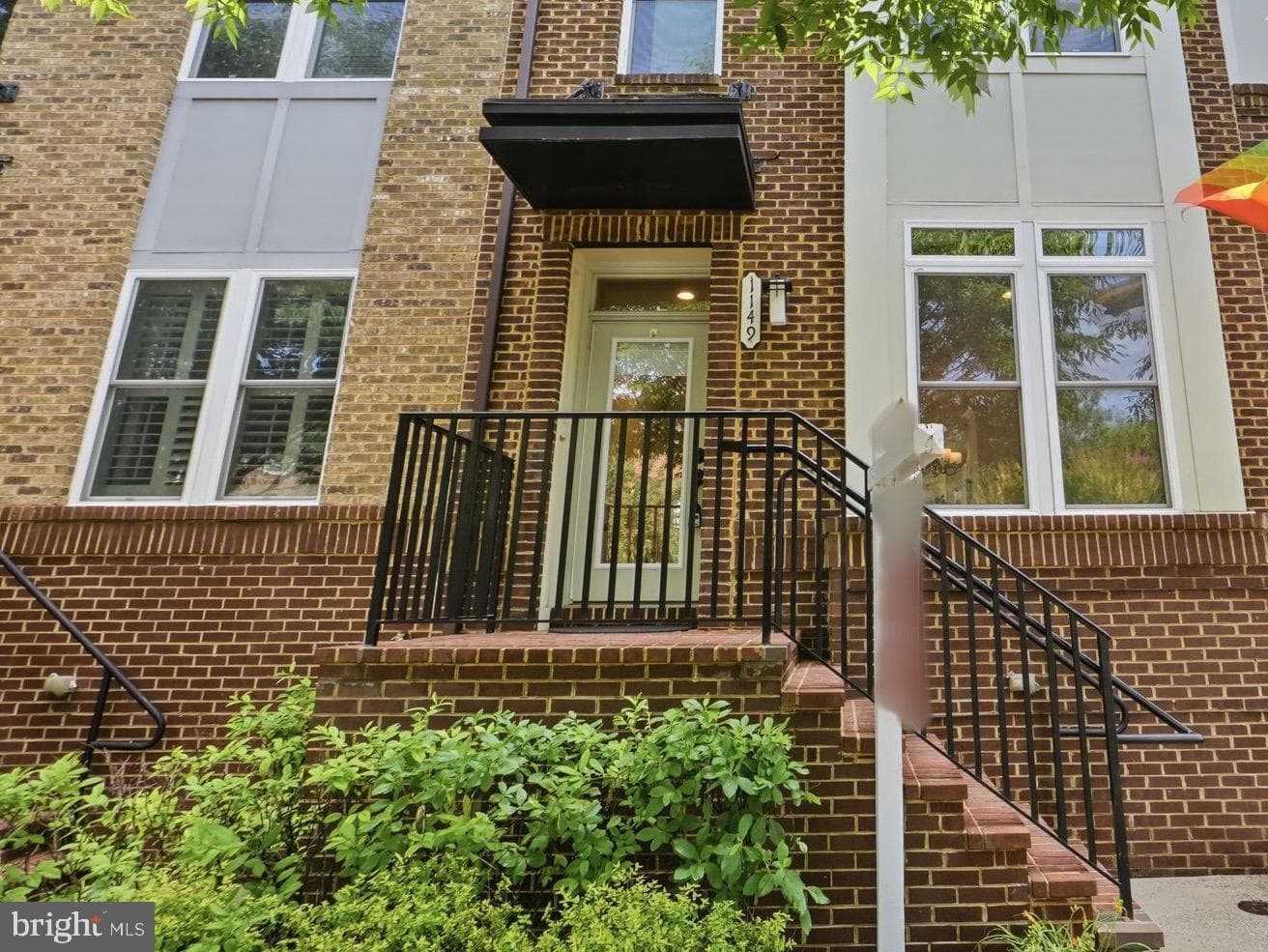 1149 S Monroe Street, Arlington