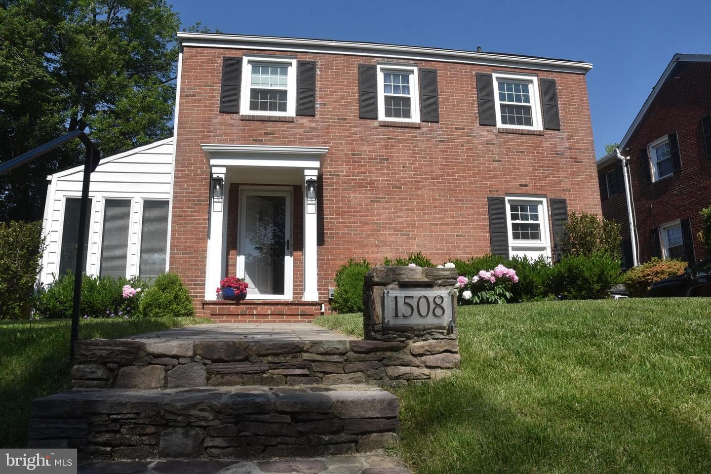 1508 N Kentucky Street photo 2