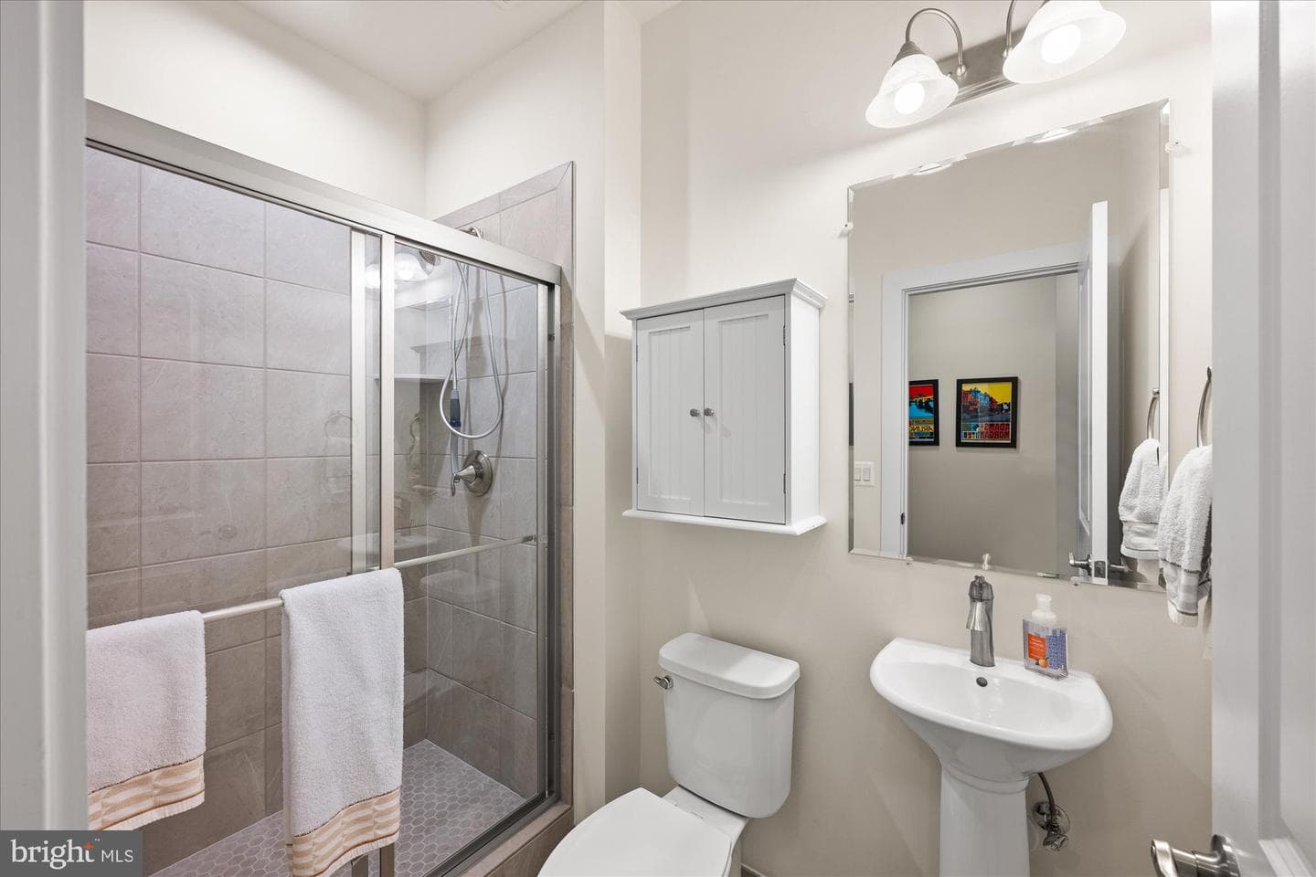 2236 S Glebe Road photo 13