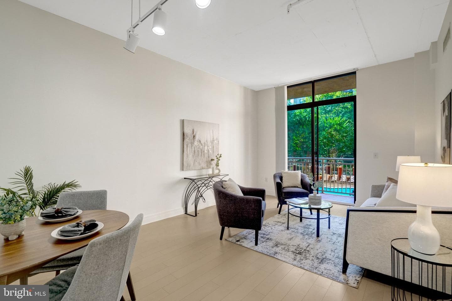 1201 N Garfield Street #202 photo 3