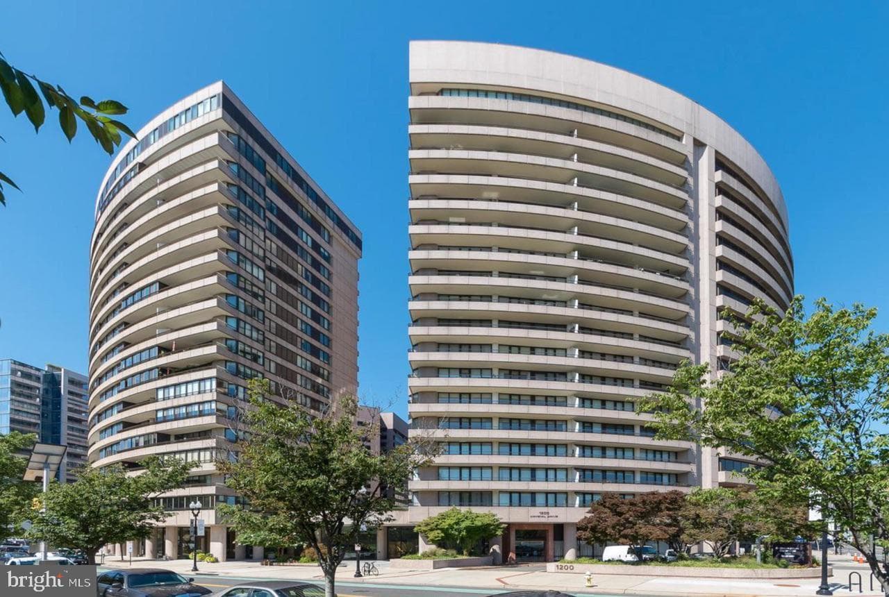 1200 Crystal Dr # 1311, Arlington