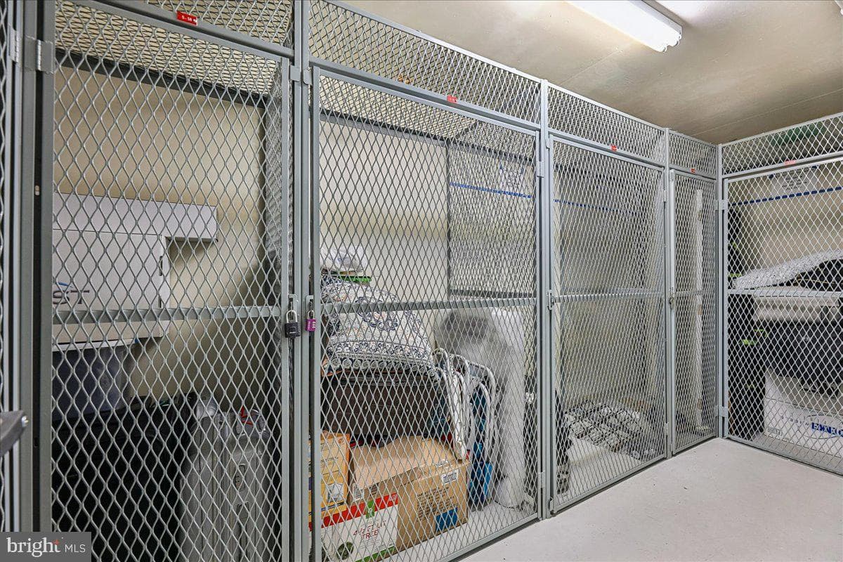 851 N Glebe Road #1003 photo 16