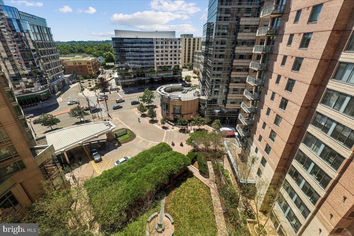 851 N Glebe Road #1003 photo 67