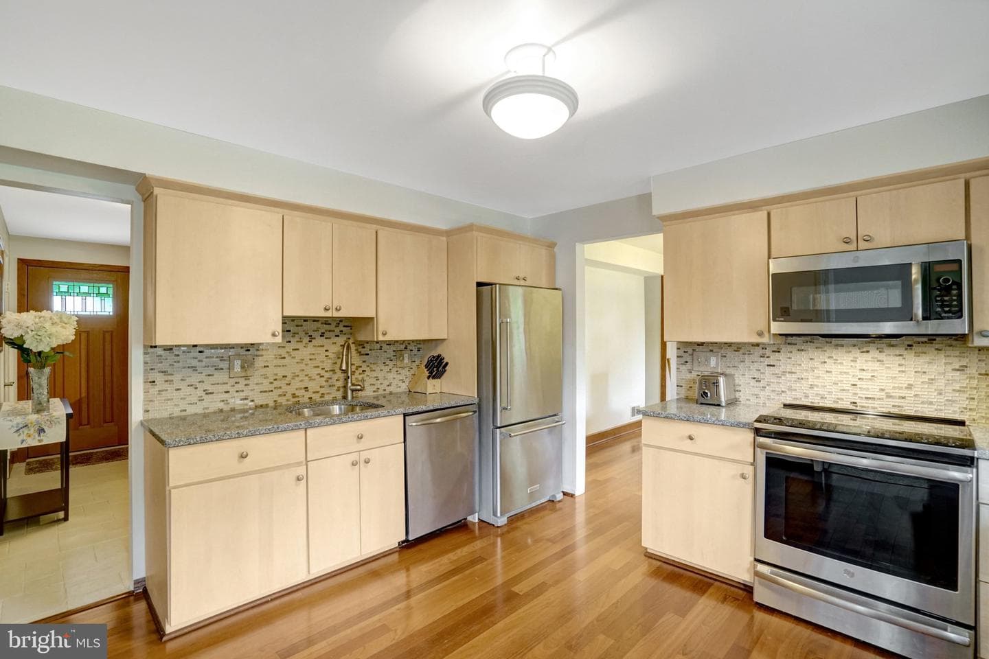 1111 N Rockingham Street photo 22