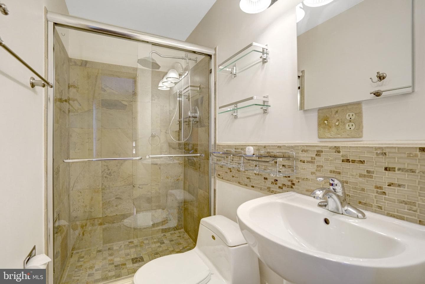 1111 N Rockingham Street photo 37