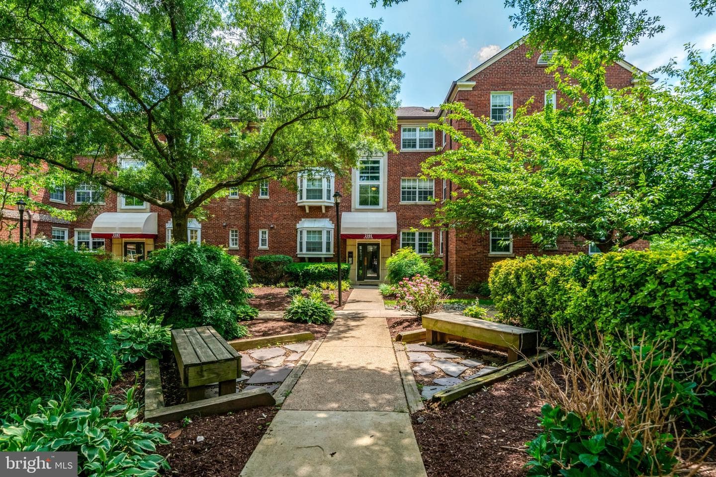 2107 N Scott Street #70 photo 32