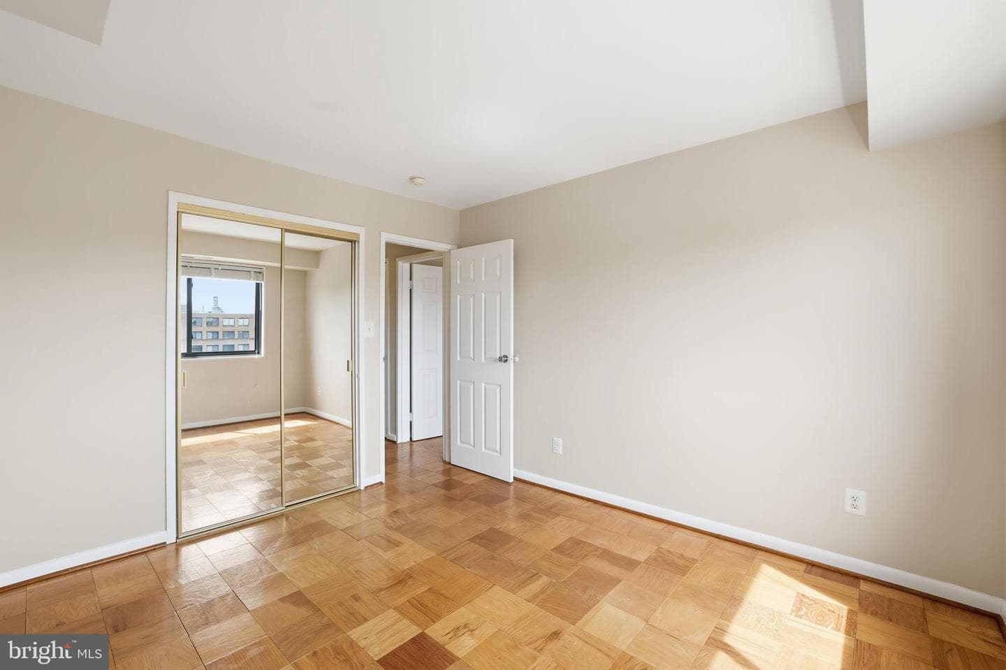 1931 N Cleveland Street #606 photo 13