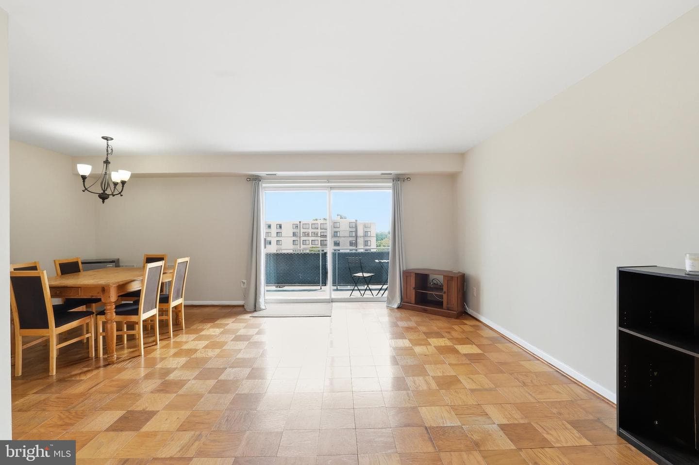 1931 N Cleveland Street #606 photo 15