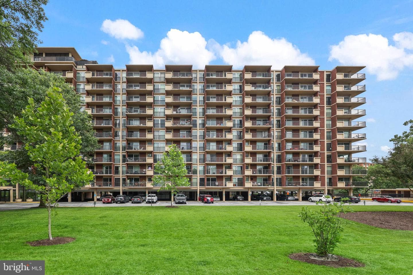 1300 Army Navy Drive #320, Arlington