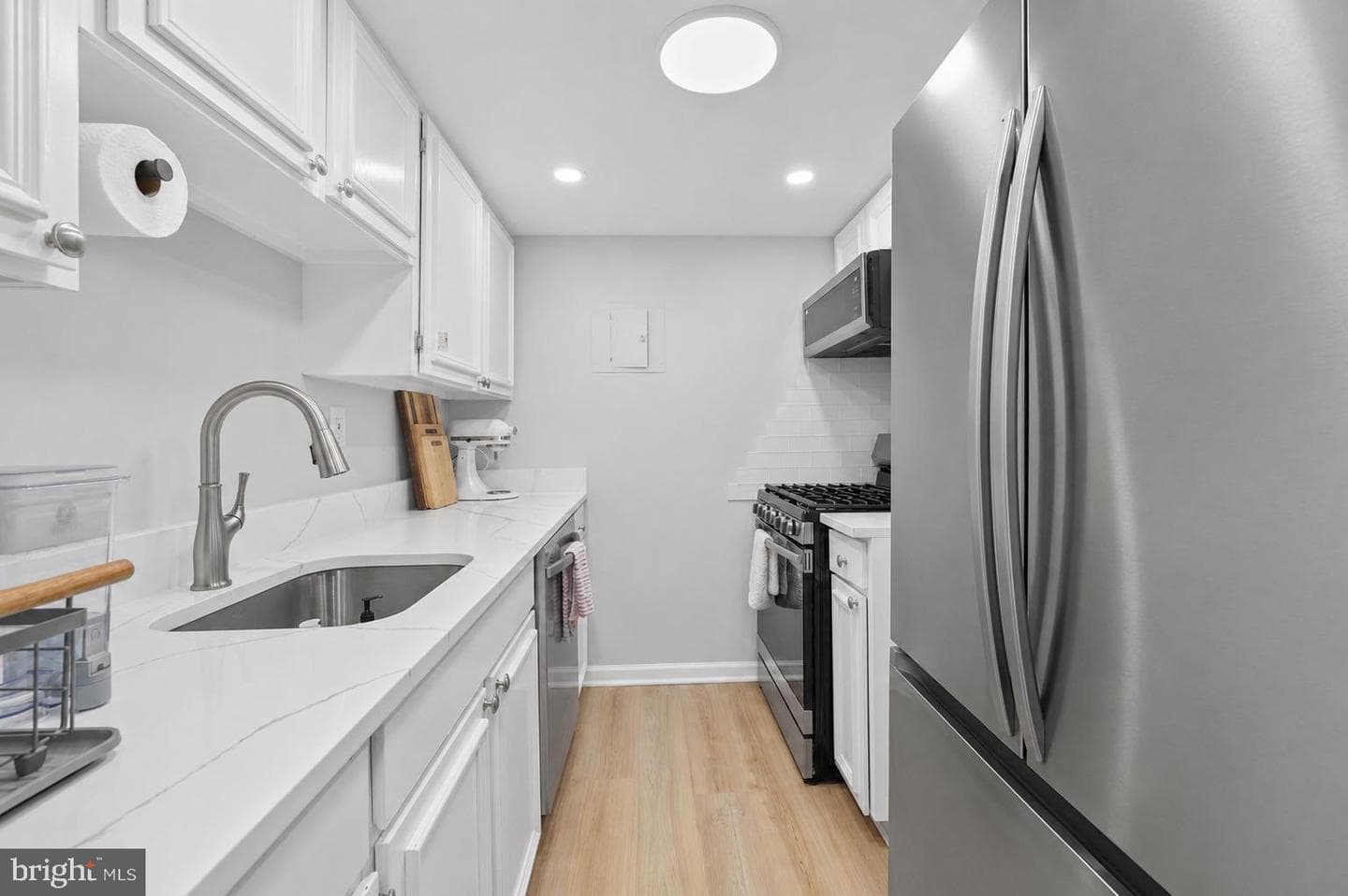 1300 Army Navy Drive #320 photo 3