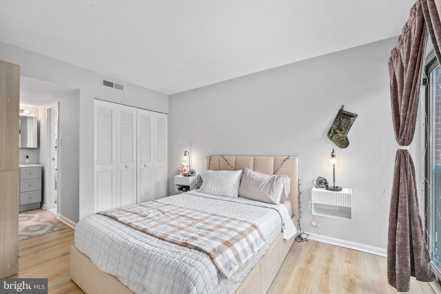 1300 Army Navy Drive #320 photo 9