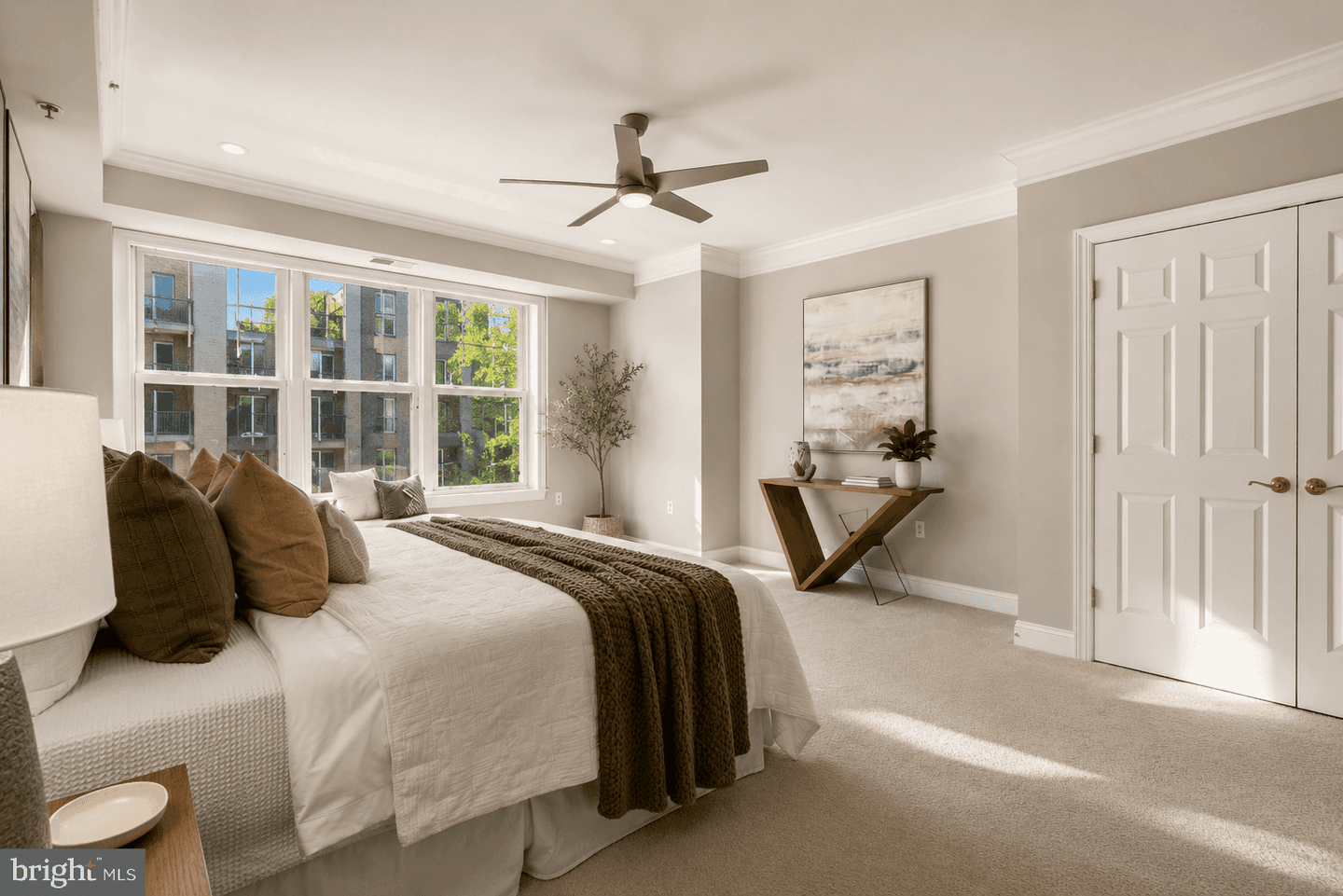 1555 N Colonial Terrace #600 photo 16