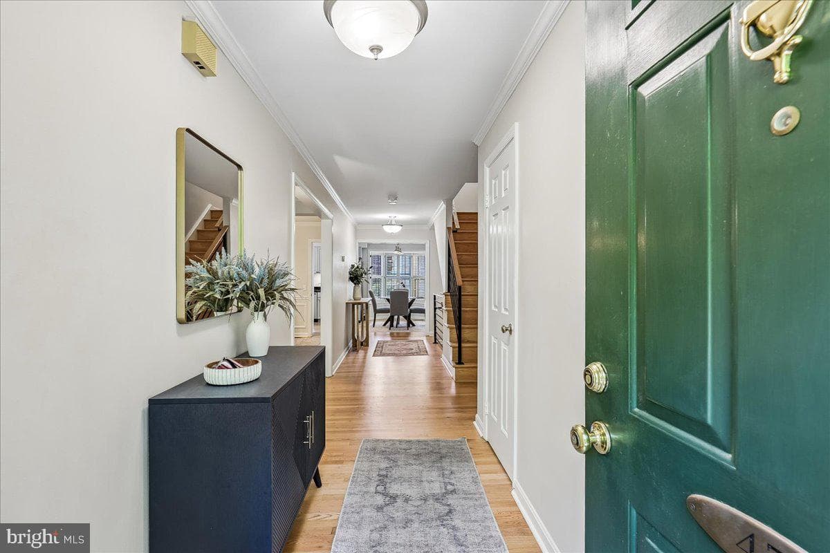 432 N Park Drive photo 4