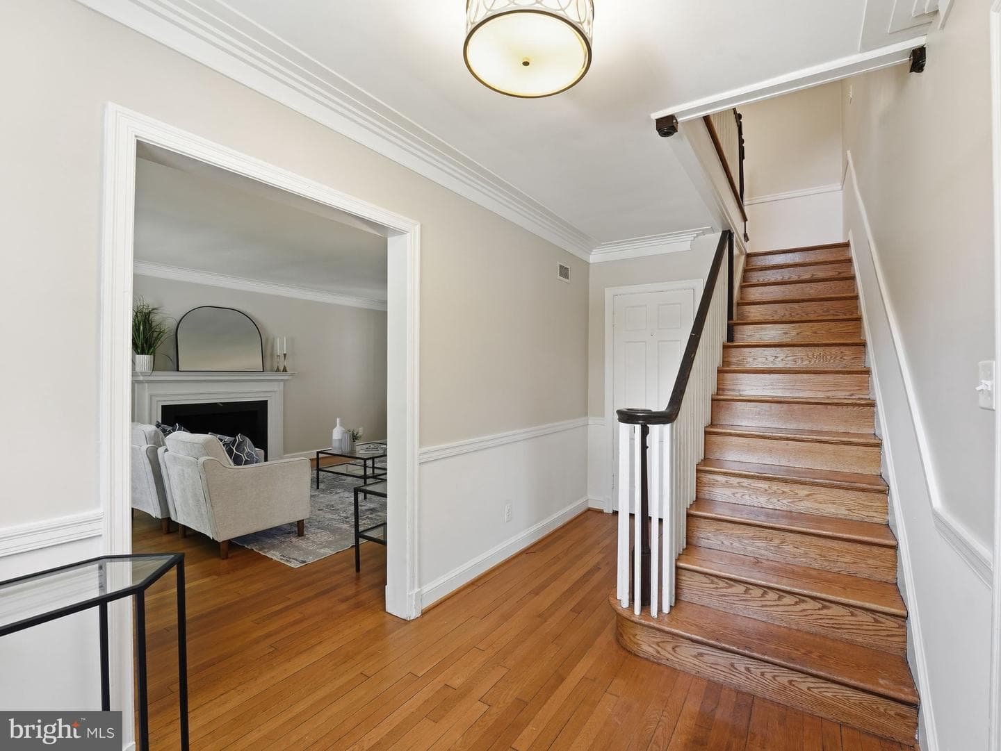 2328 S Nash Street photo 2