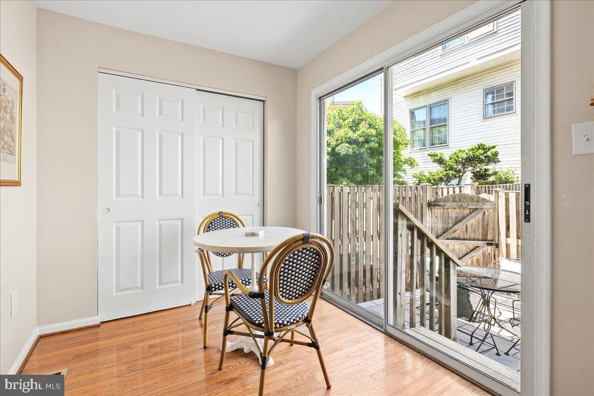 1912 N Daniel Street photo 21
