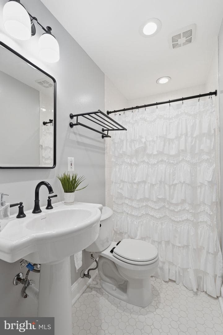 1309 N Lynnbrook Drive photo 27