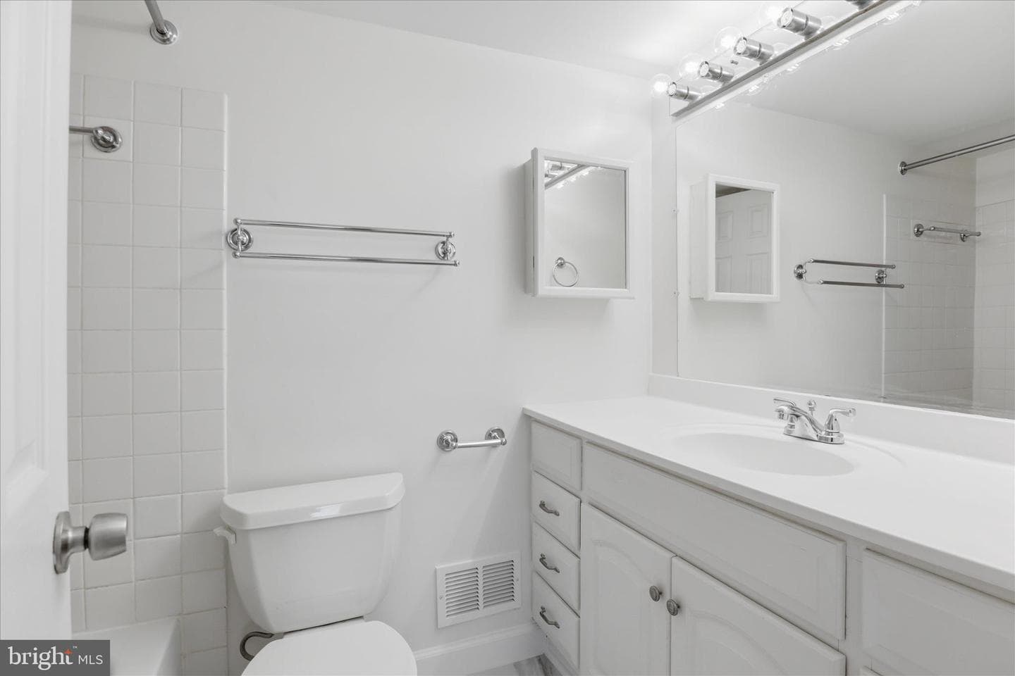 656 15th Street S #2 photo 25