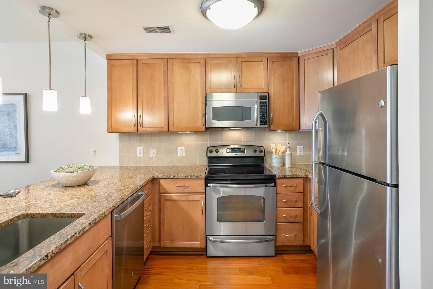 888 N Quincy Street #1203 photo 3