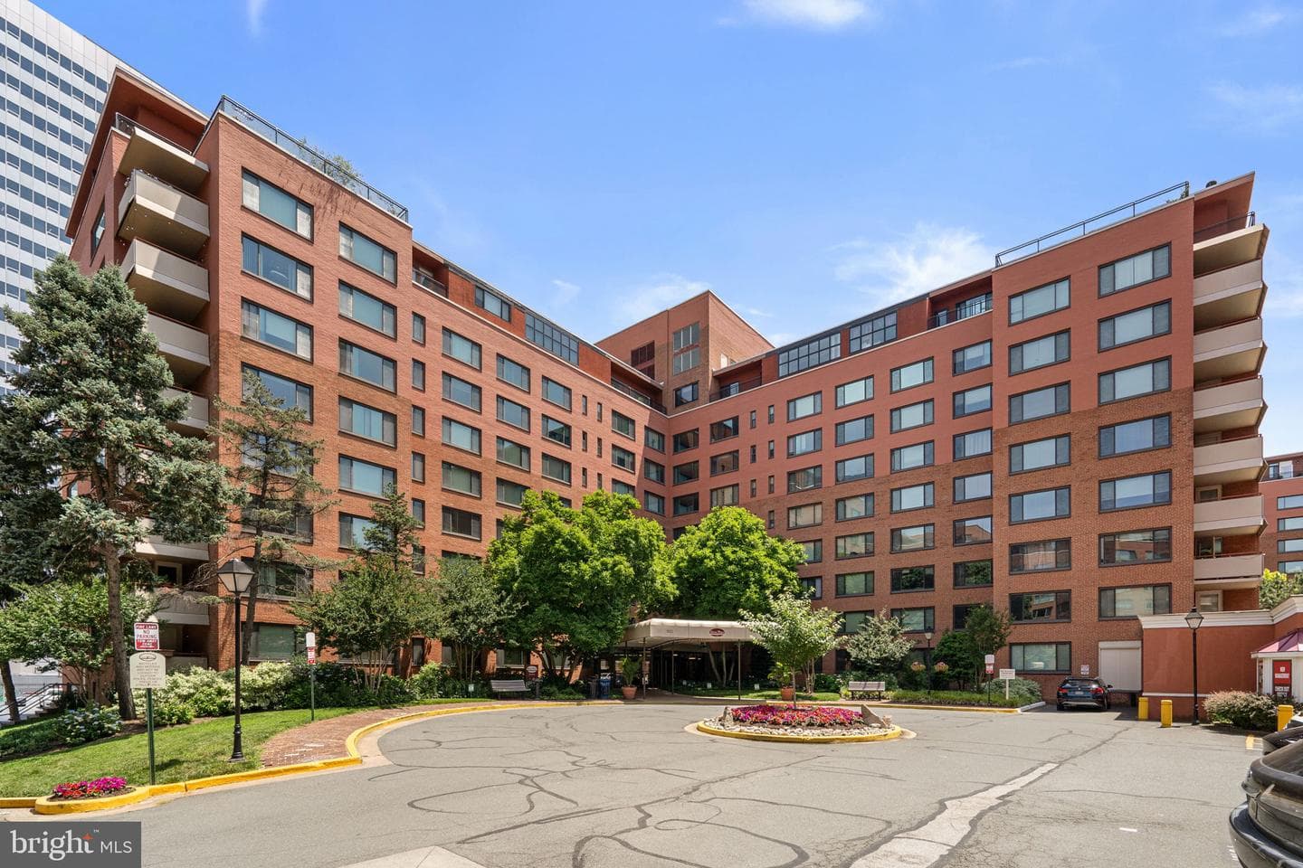 1021 Arlington Blvd # 806 photo 27