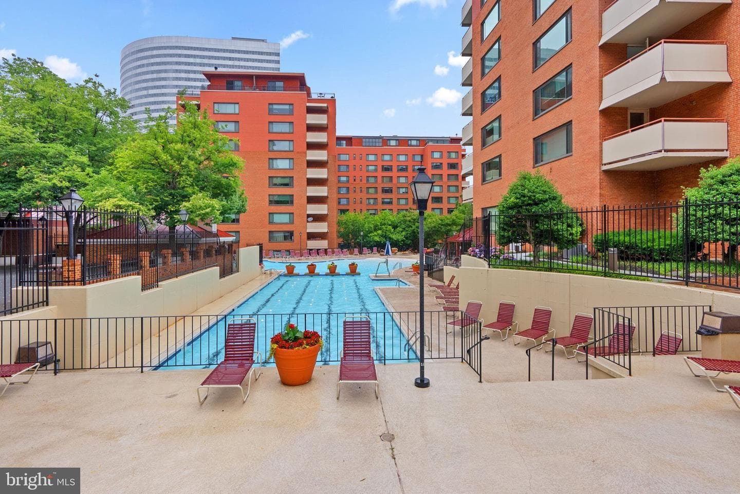 1021 Arlington Blvd # 806 photo 31