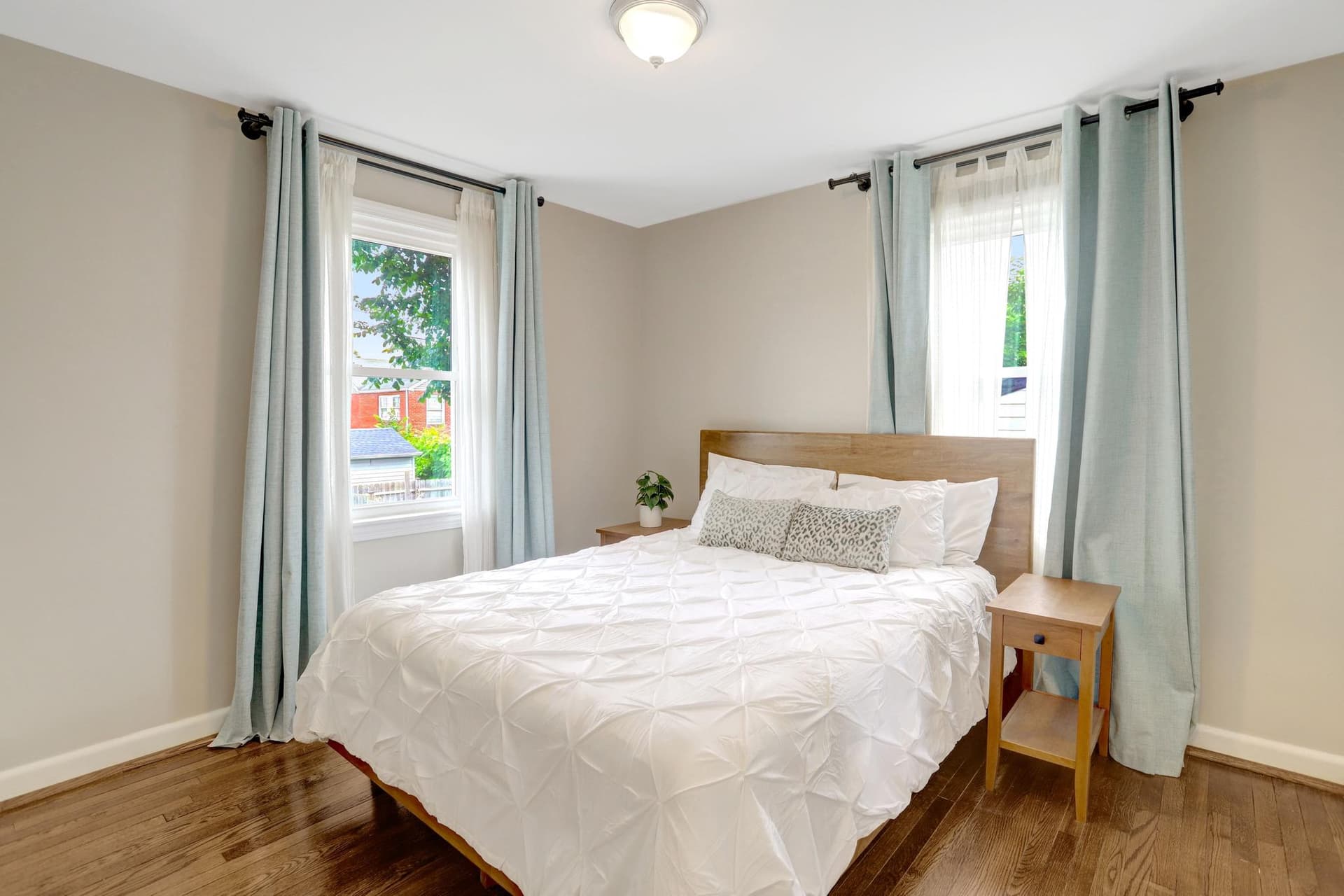 2139 S Oxford Street photo 21