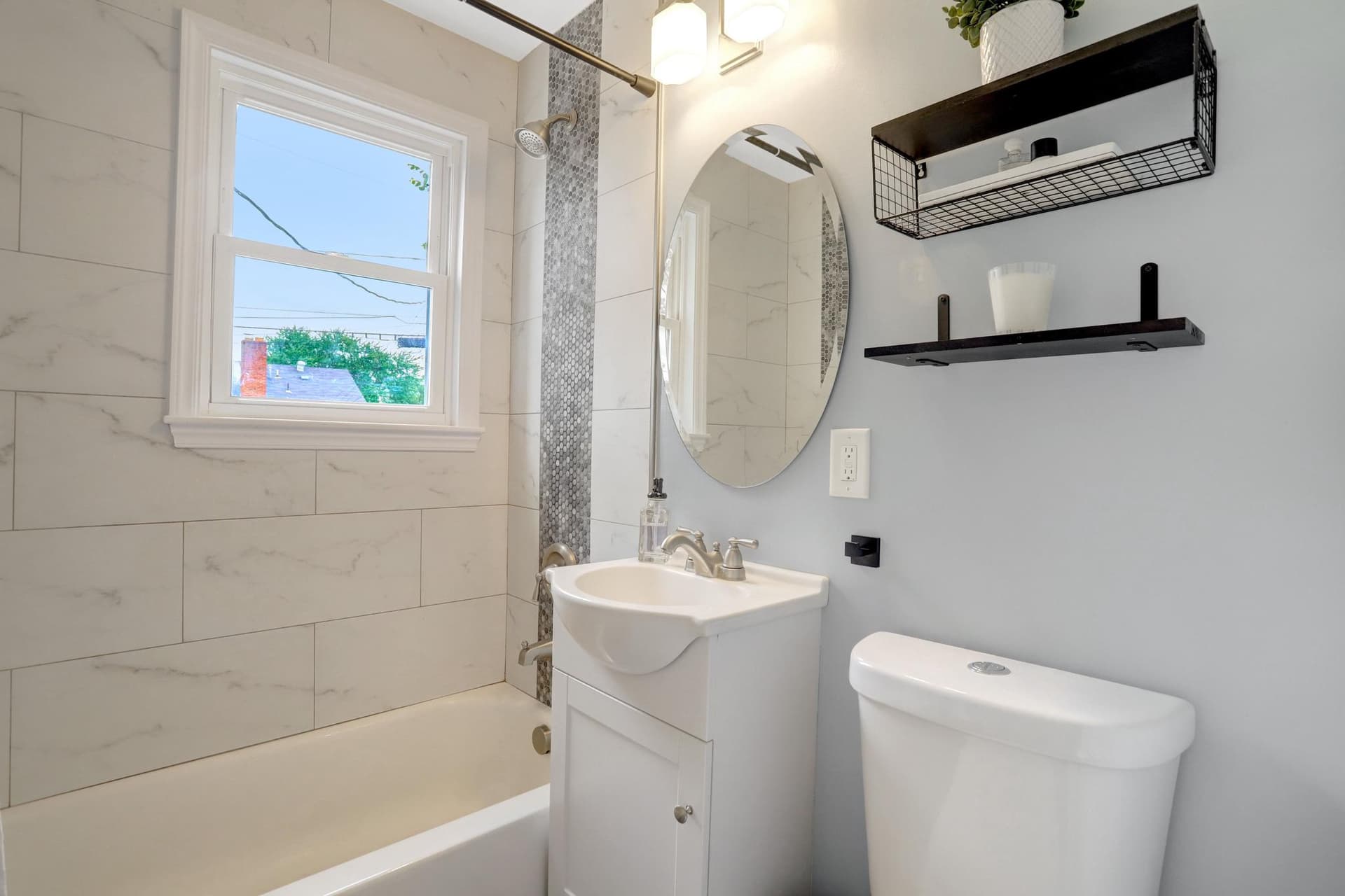 2139 S Oxford Street photo 24