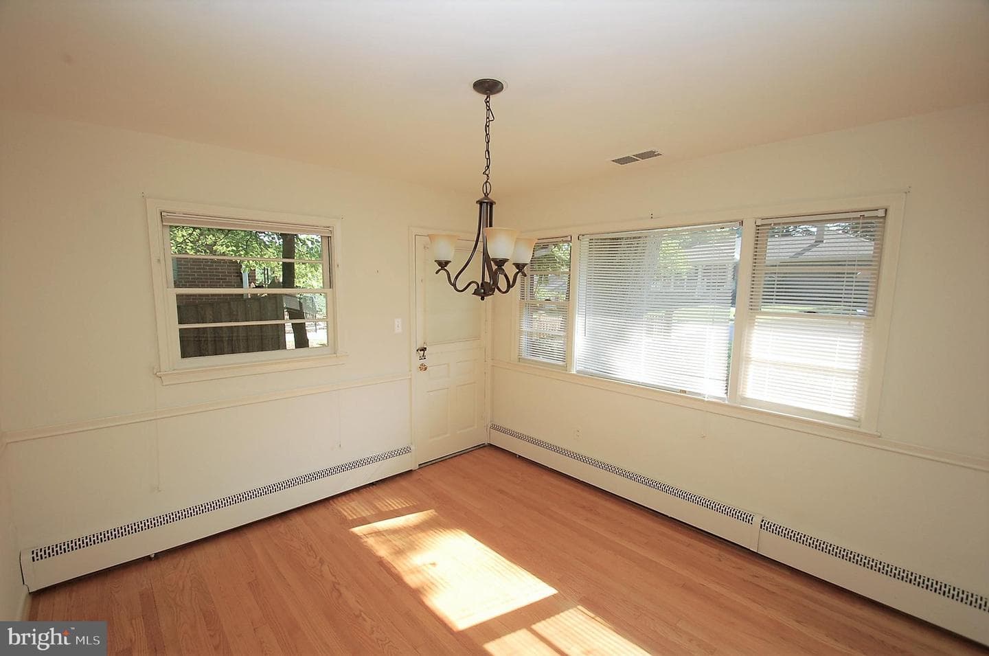 4106 N Richmond Street photo 4